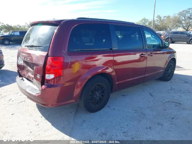 Dodge Grand Caravan - 5