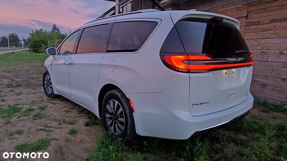 Chrysler Pacifica - 29