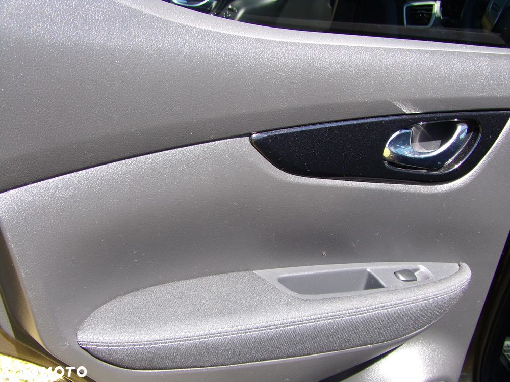 Nissan Qashqai 1.6 DIG-T N-Connecta - 20