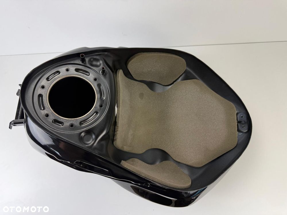 Zbiornik paliwa Triumph Street Triple 675 2013-17 - 15