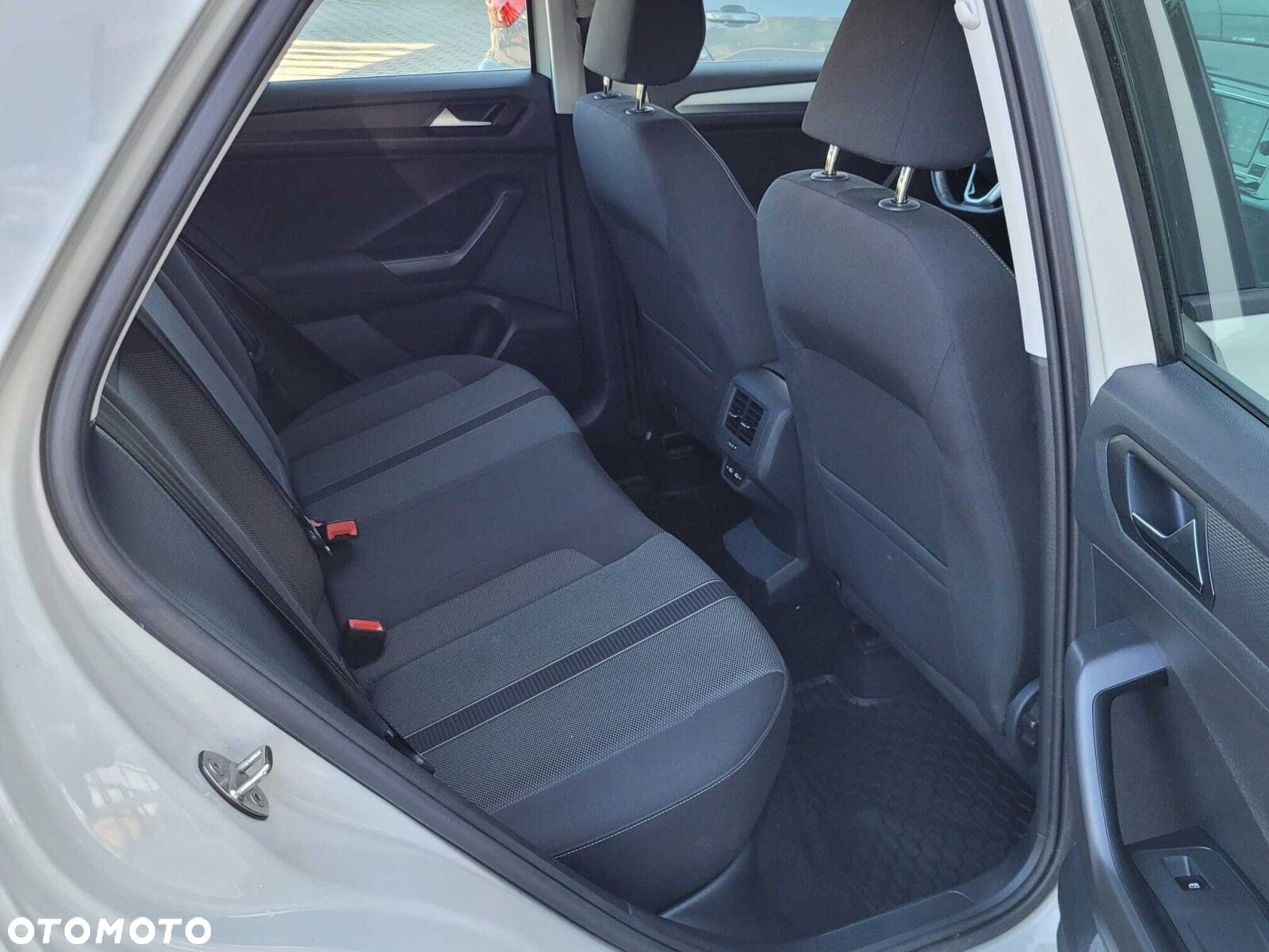 Volkswagen T-Roc 1.5 TSI Life DSG - 10