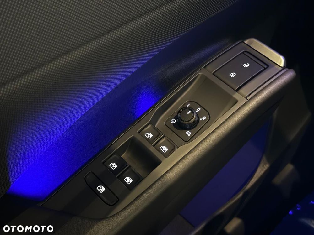 Volkswagen T-Roc 1.5 eTSI Life DSG - 24