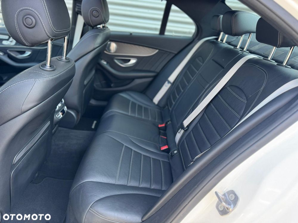 Mercedes-Benz Klasa C 450 AMG 4Matic 7G-TRONIC - 25