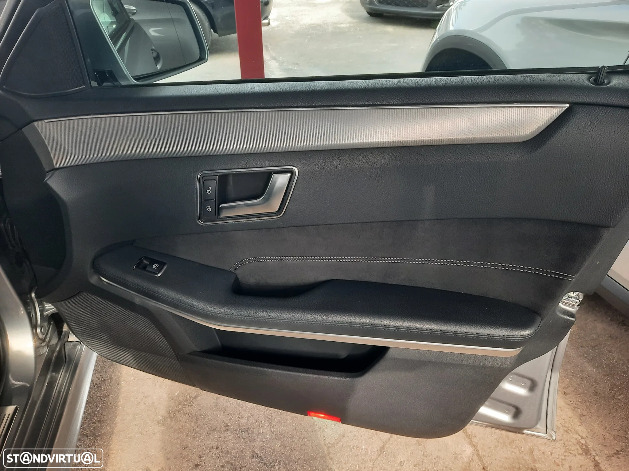 Mercedes-Benz E 300 Bluetec Hybrid Avantgarde - 23