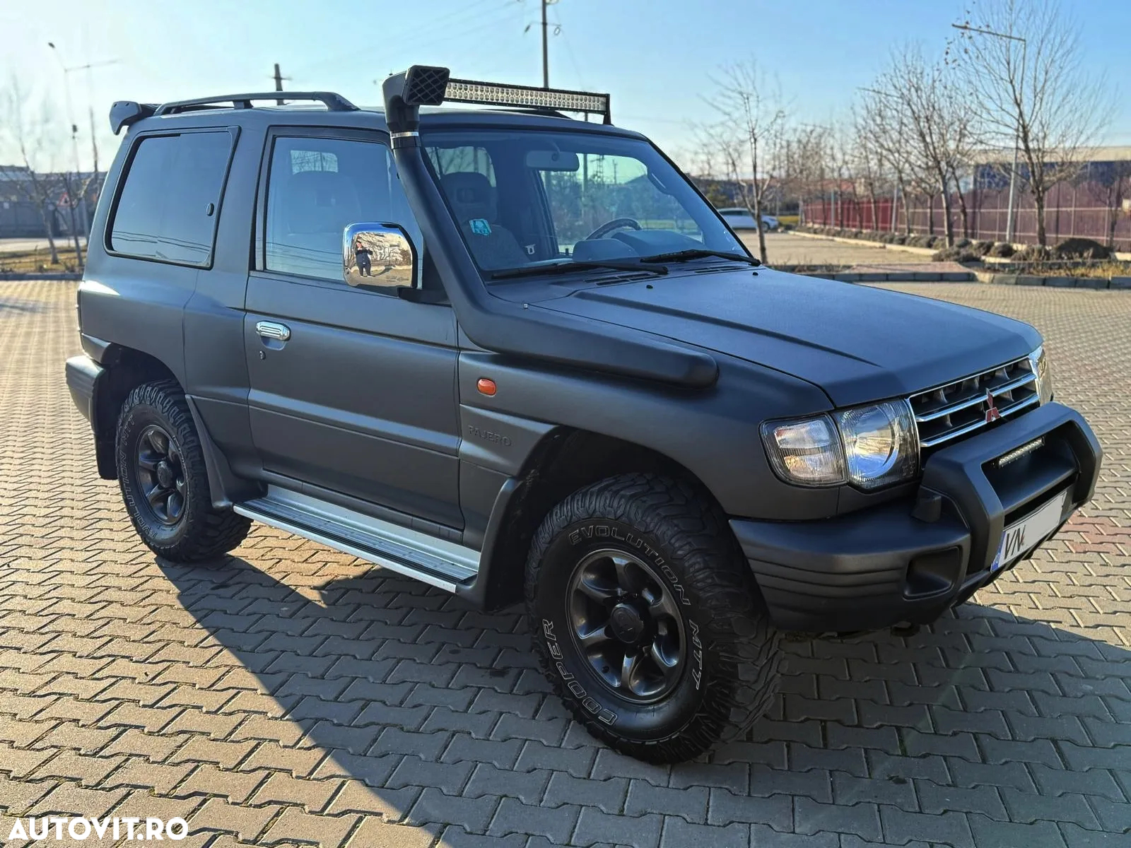 Mitsubishi Pajero - 3