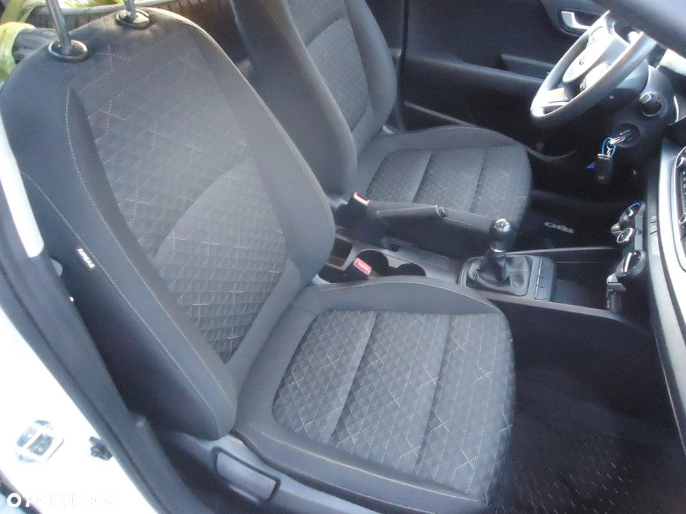 Kia Rio - 11