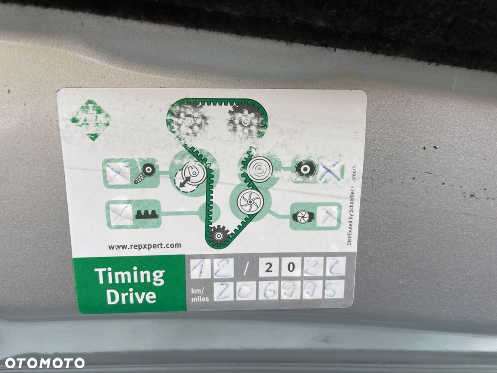 Peugeot 5008 HDI FAP 150 Family Plus - 32