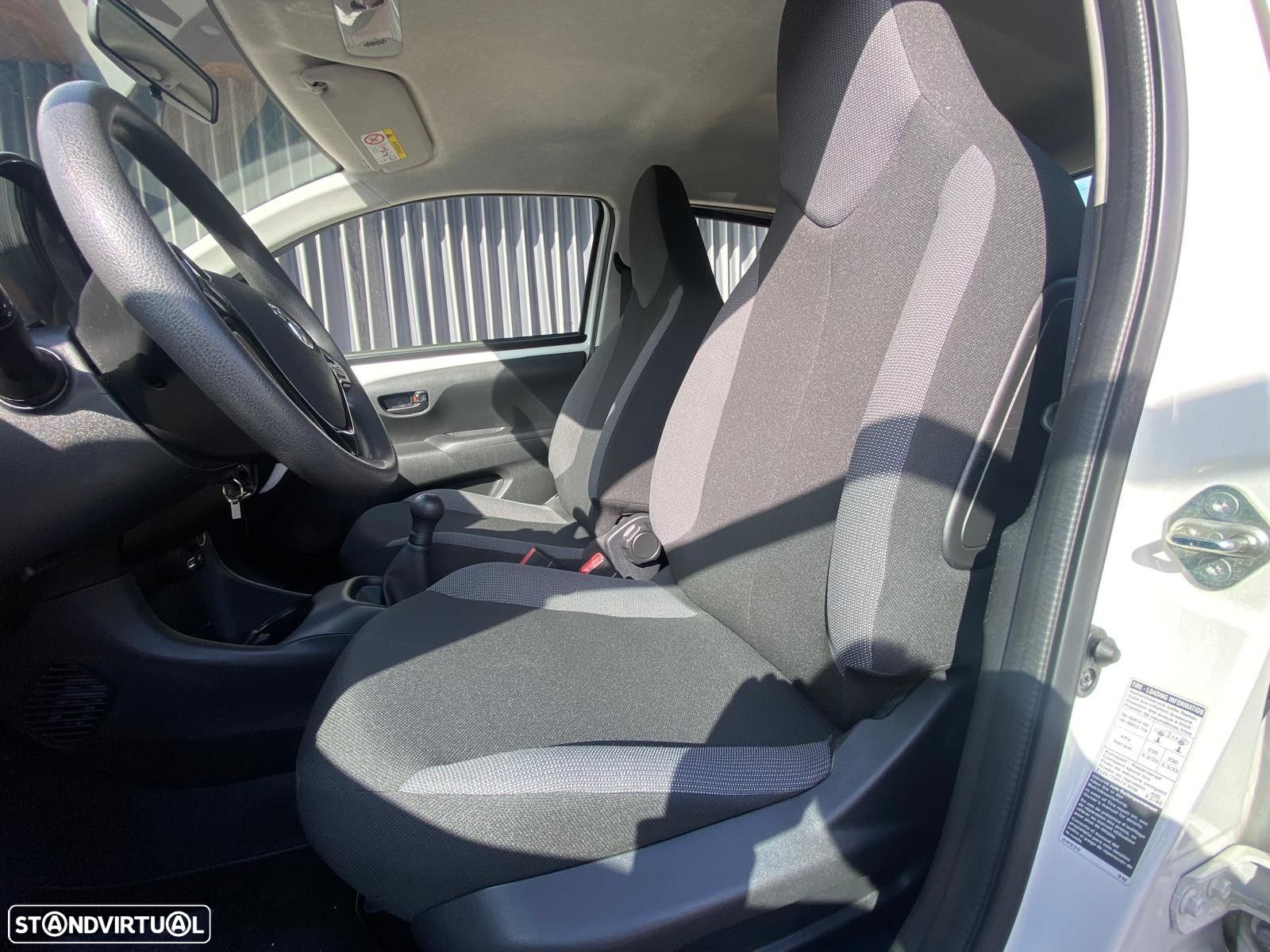 Toyota Aygo 1.0 X-Play - 9