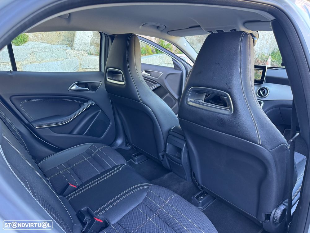 Mercedes-Benz GLA 200 Urban - 23