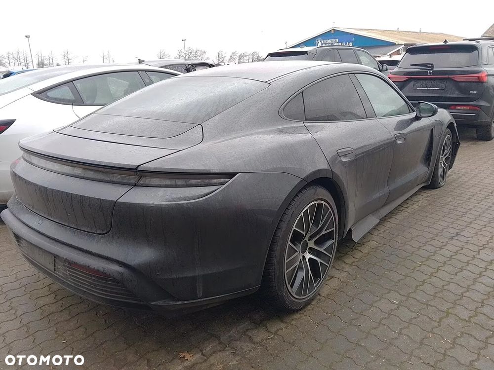 Porsche Taycan - 3