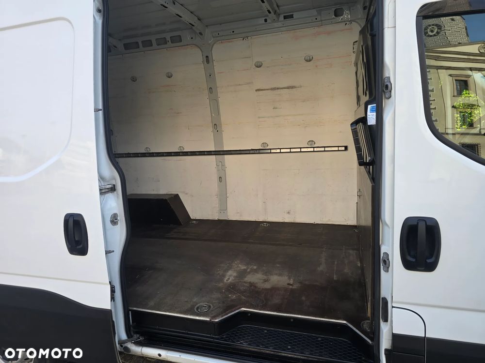 Iveco 35S16 - 8