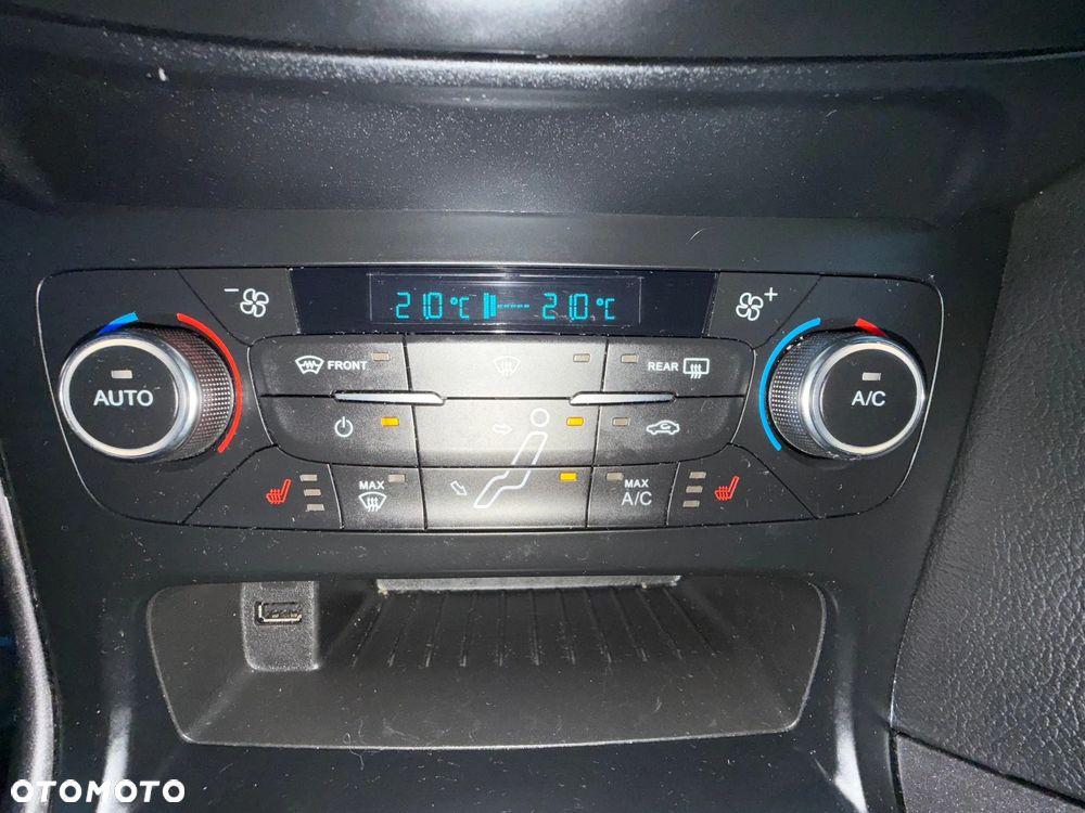 Ford Focus 1.5 EcoBlue Start-Stopp-System TITANIUM - 22