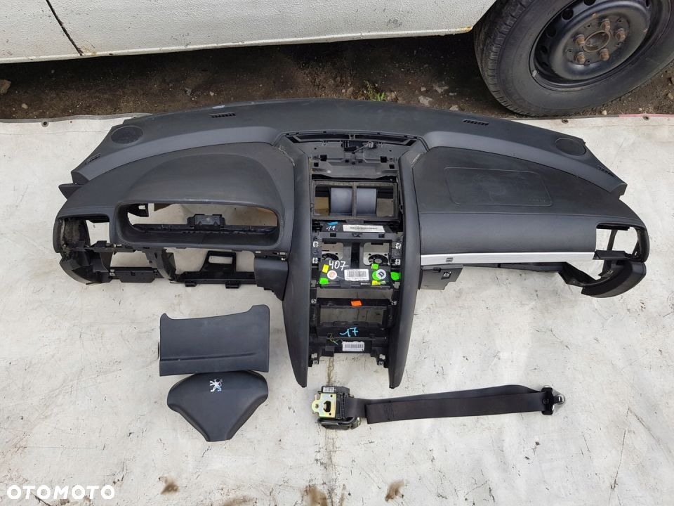 konsola poduszki pasy Peugeot 407 coupe - 2