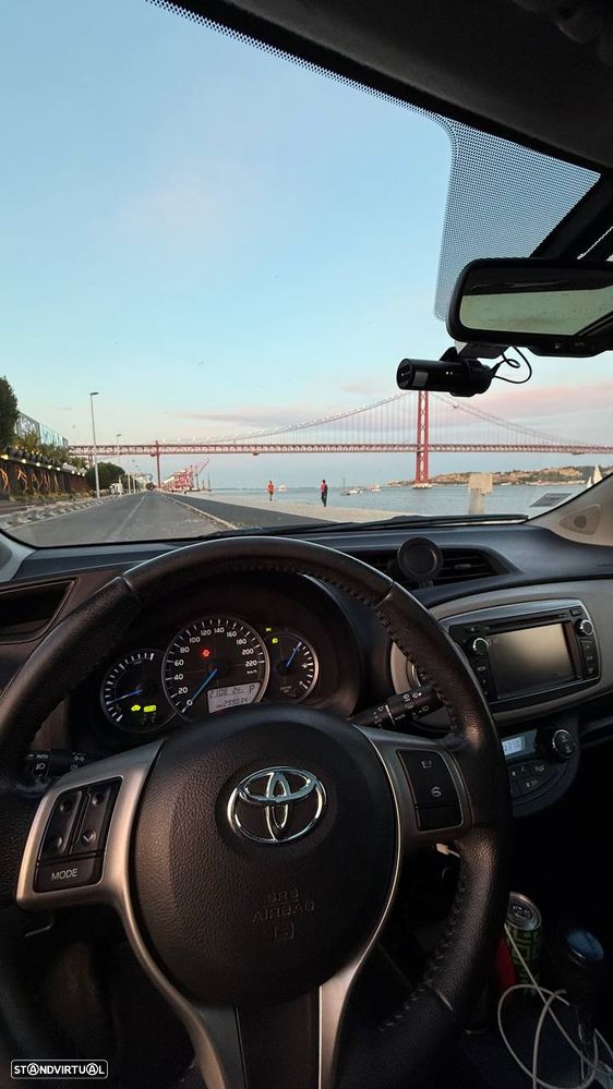 Toyota Yaris 1.5 HSD Comfort +P.Style+Navi - 7