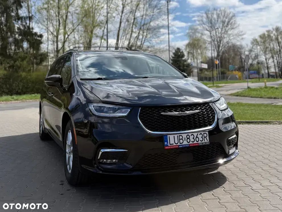 Chrysler Pacifica - 1