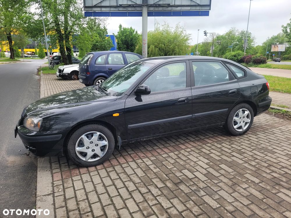 Hyundai Elantra 2.0i GLS - 21