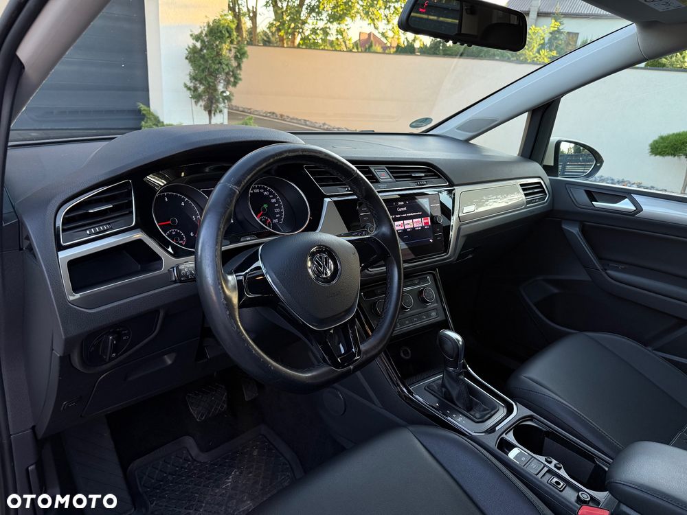 Volkswagen Touran 2.0 TDI SCR DSG Trendline - 17