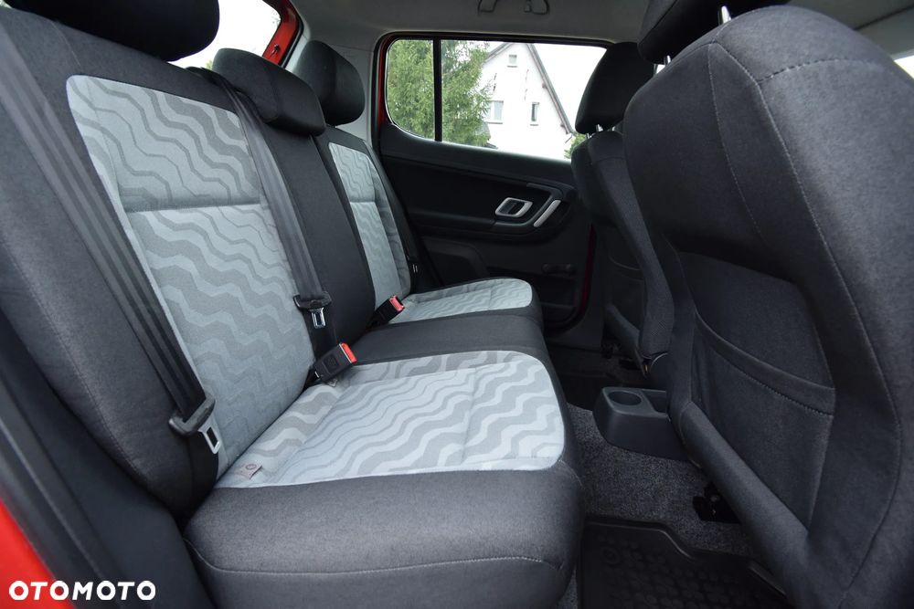 Skoda Fabia 1.2 HTP Ambiente - 32