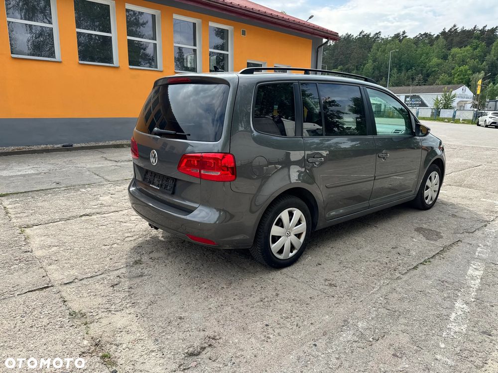 Volkswagen Touran - 5