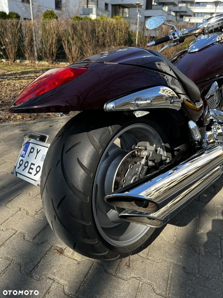 Suzuki Intruder - 12