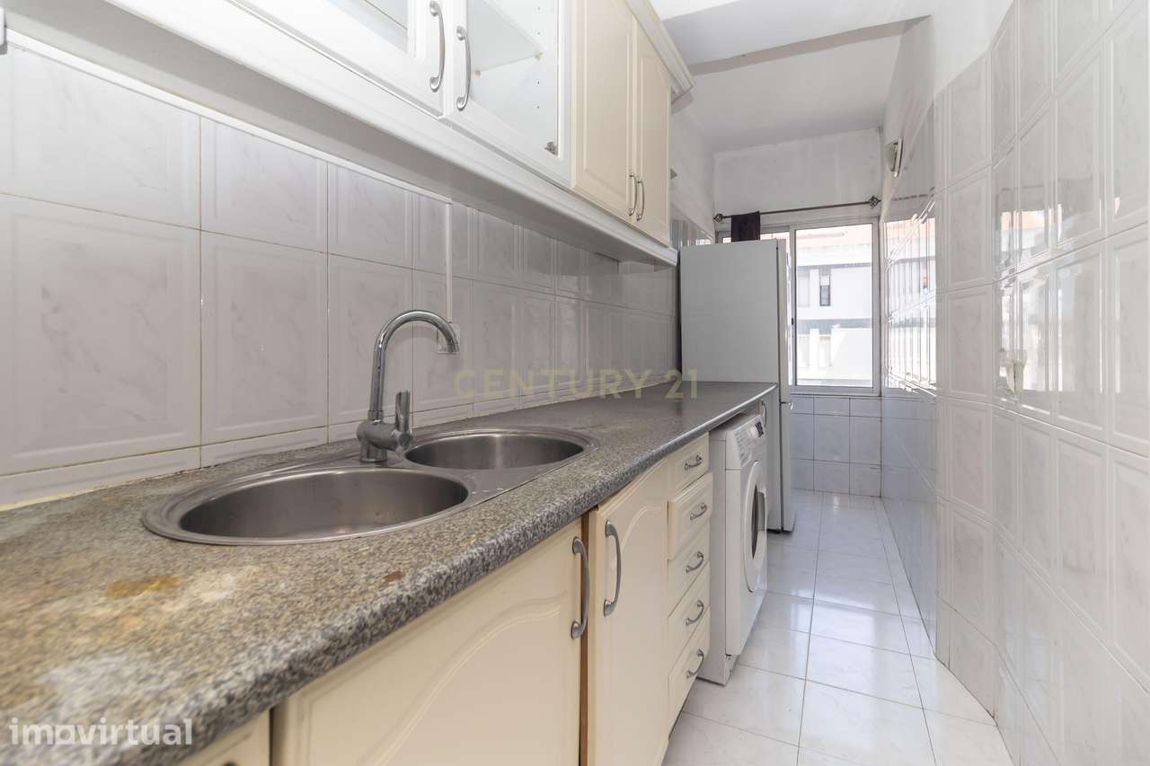 Apartamento de 4 assoalhadas na Amora - Grande imagem: 3/24