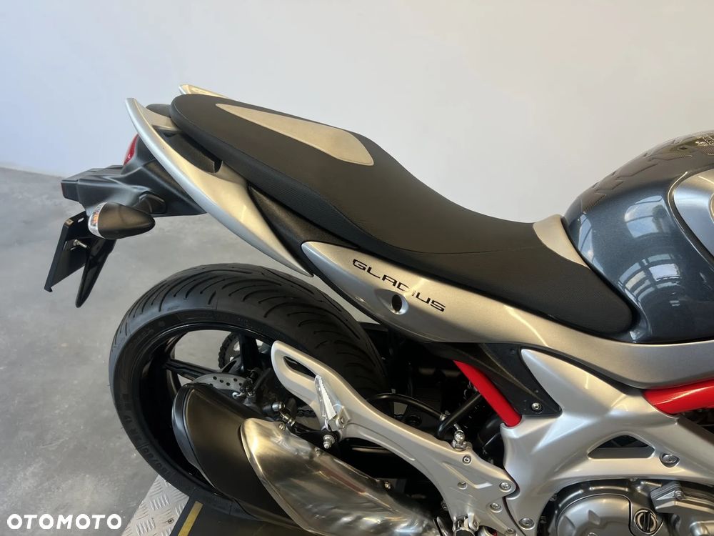 Suzuki Gladius - 27