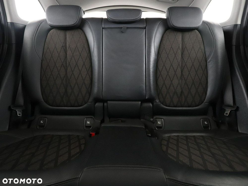BMW X1 sDrive18d xLine - 19
