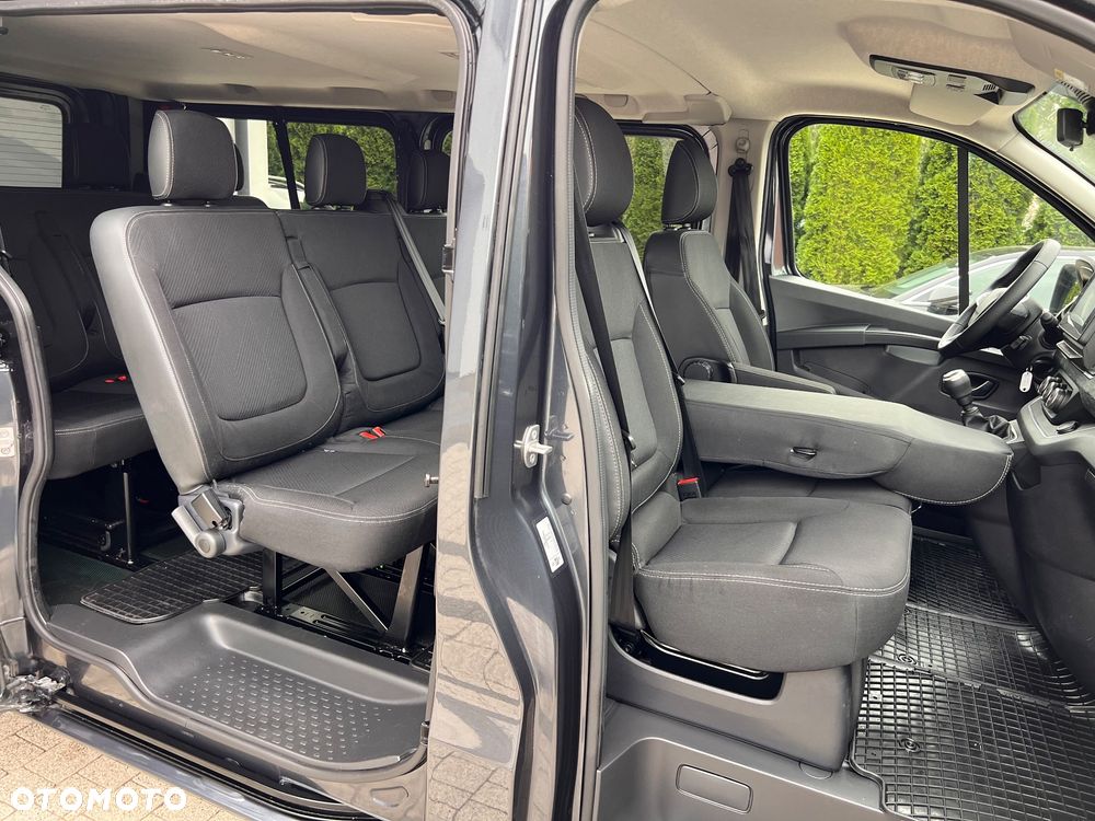 Renault Trafic 2.0 dCi - 11