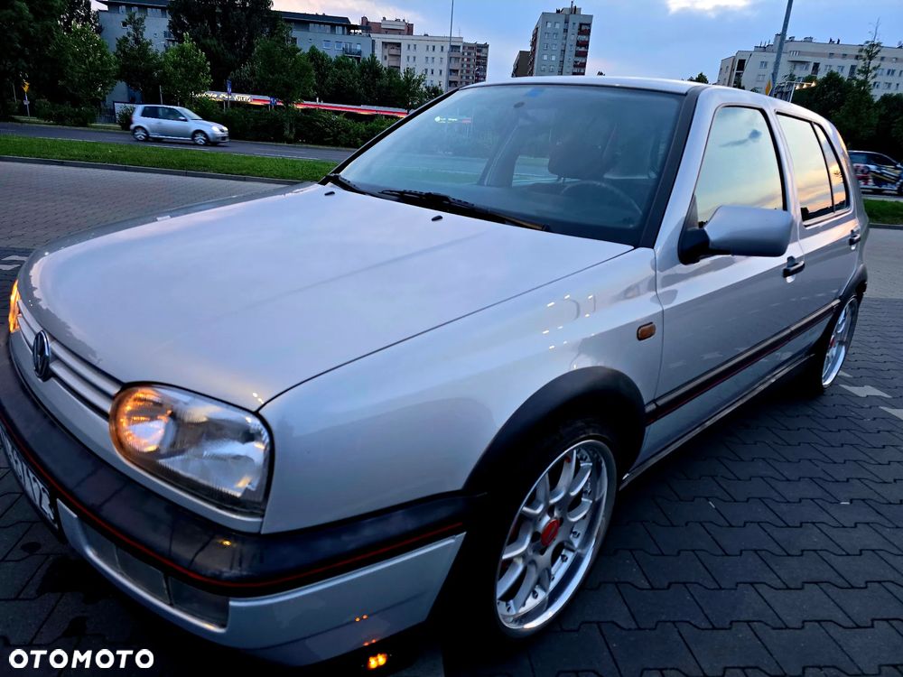 Volkswagen Golf - 1