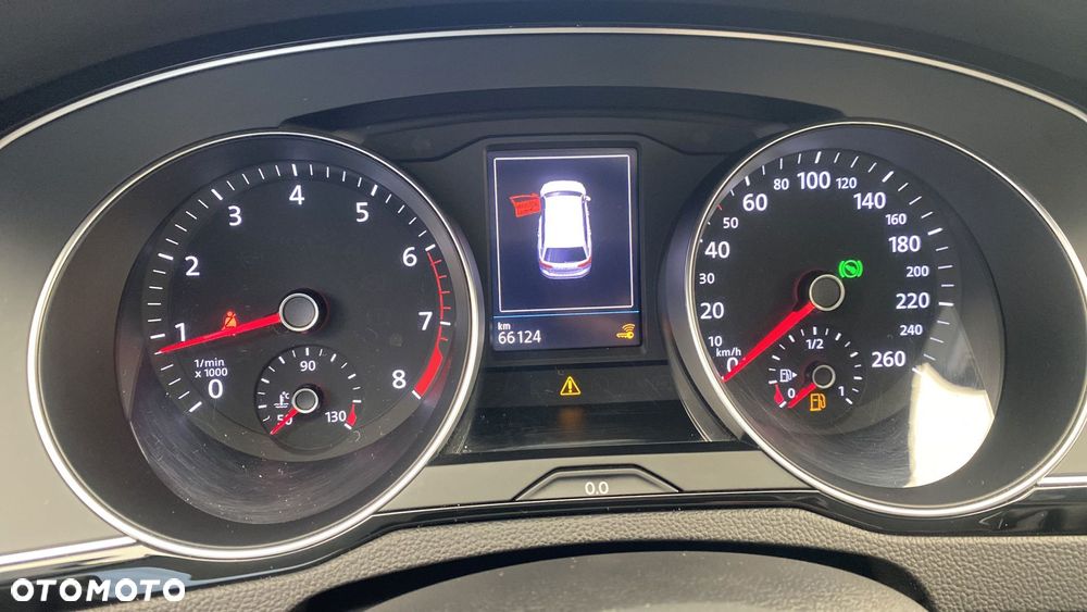 Volkswagen Passat - 16