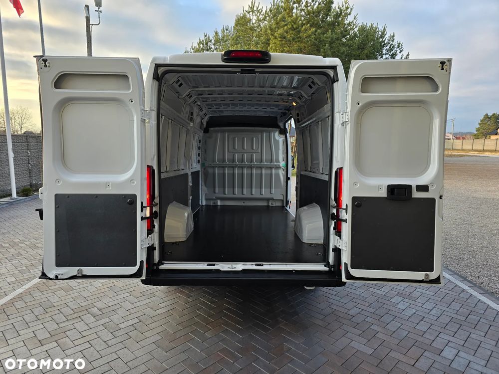 Fiat DUCATO L4H2 MAXI 1257Kg ŁADOWNOŚĆ SILNIK 2,3 IVECO POWER 180 KM SALON PL LEDY TEMPOMAT KAMERA COFANIA KLIMA AUOMATYCZNA SIEDZENIE KIEROWCY KOMFORTOWE, HYDRAULICZNE  OPONY ZIMA LATO SERWIS DO OSTATNIEGO Km STAN JAK NOWY - 19