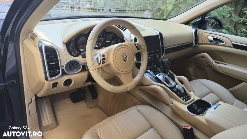 Porsche Cayenne - 10