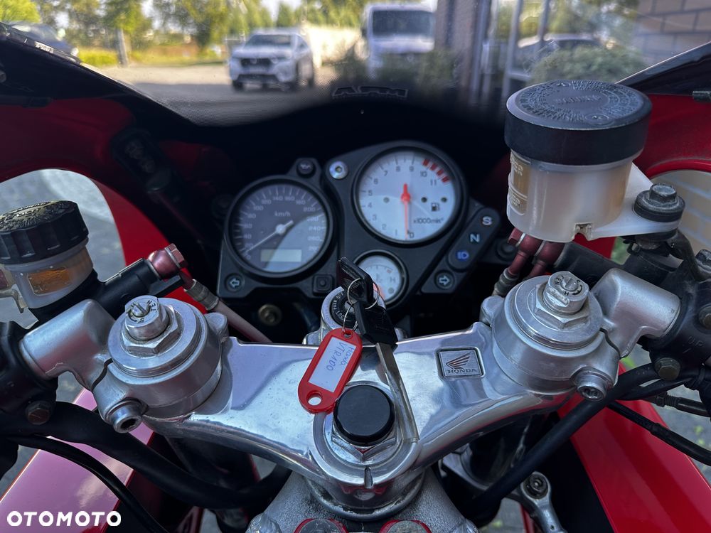 Honda VTR - 22