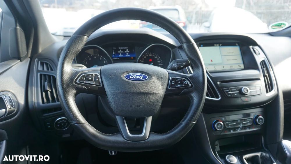Ford Focus 1.0 EcoBoost Start-Stopp-System ST-LINE DESIGN - 16