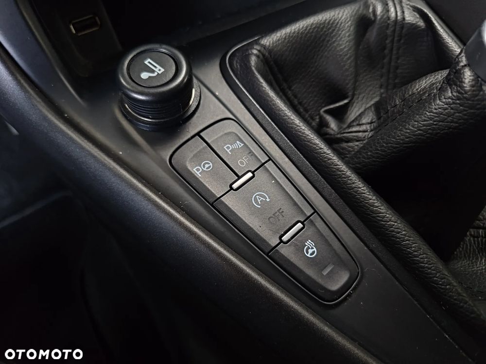 Ford Focus 1.5 EcoBoost Titanium - 21