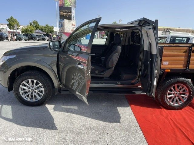 Mitsubishi L200 2.3 DI-D Club Invite Strakar Look 4WD - 5