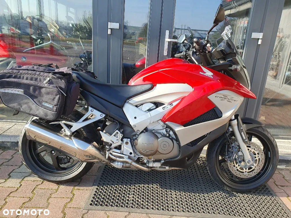 Honda VFR - 12