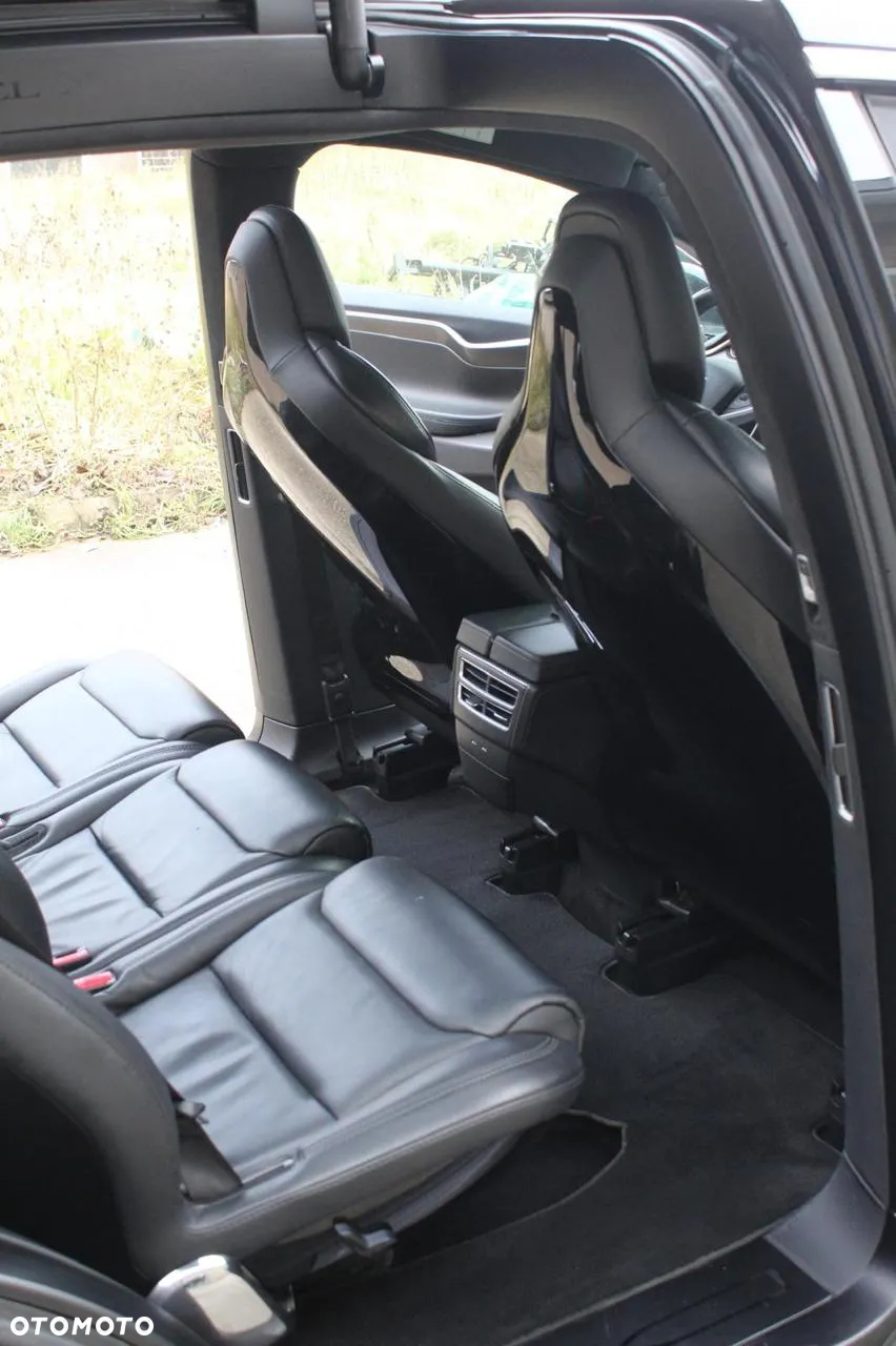 Tesla Model X Long Range Plus - 11