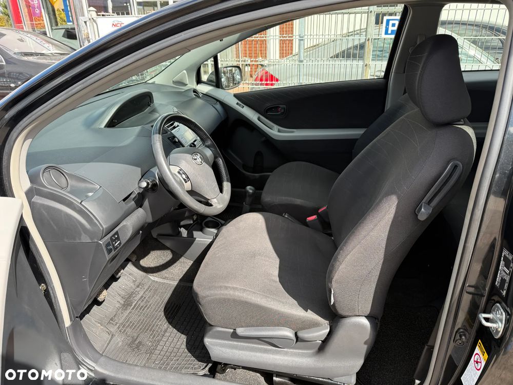 Toyota Yaris 1.0 VVT-i Sol - 11