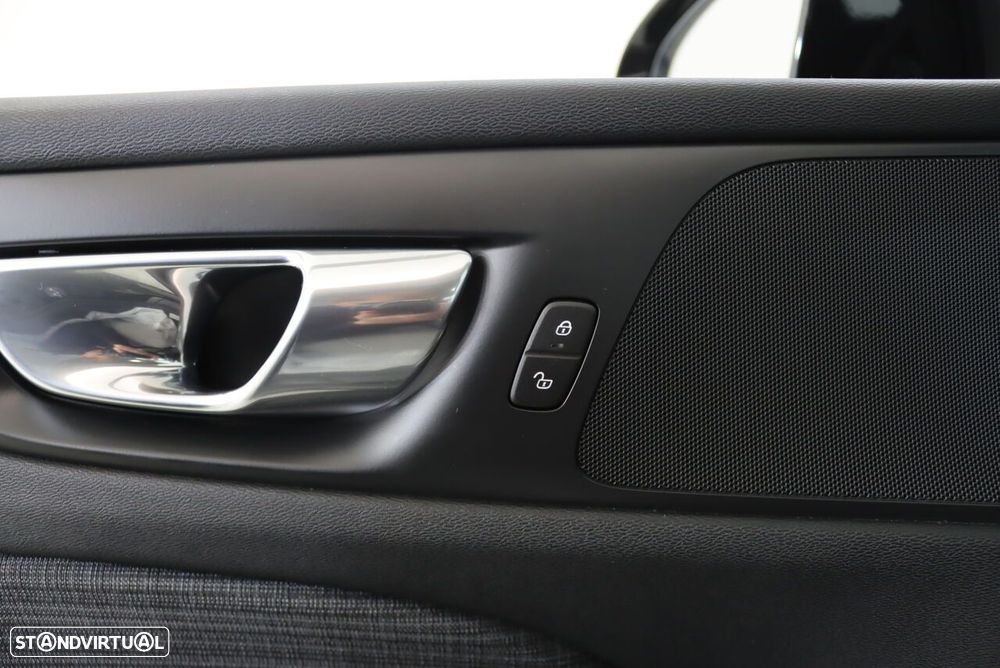 Volvo V60 2.0 T6 AWD TE Core - 19