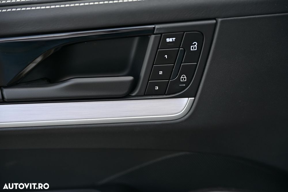 Porsche Cayenne - 27