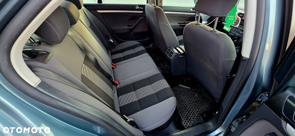 Volkswagen Jetta - 13