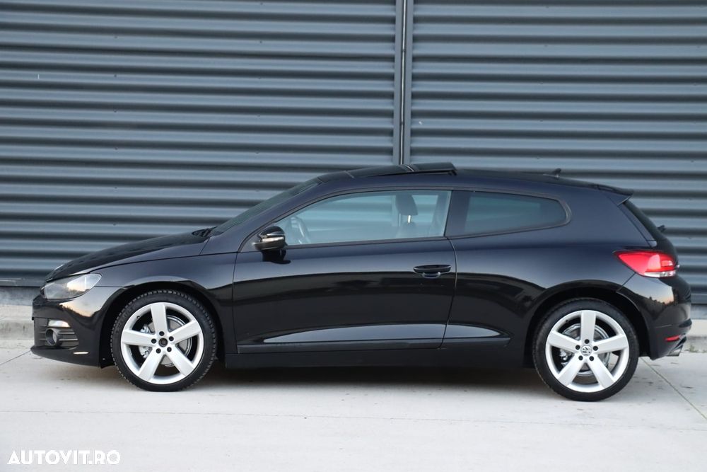 Volkswagen Scirocco 2.0 TDI DPF DSG - 2