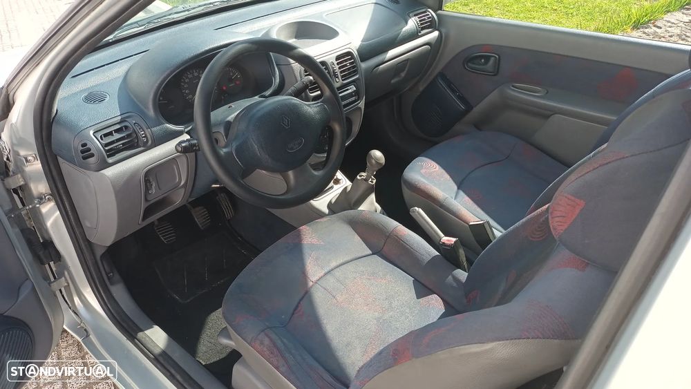 Renault Clio 1.9 D RN - 6