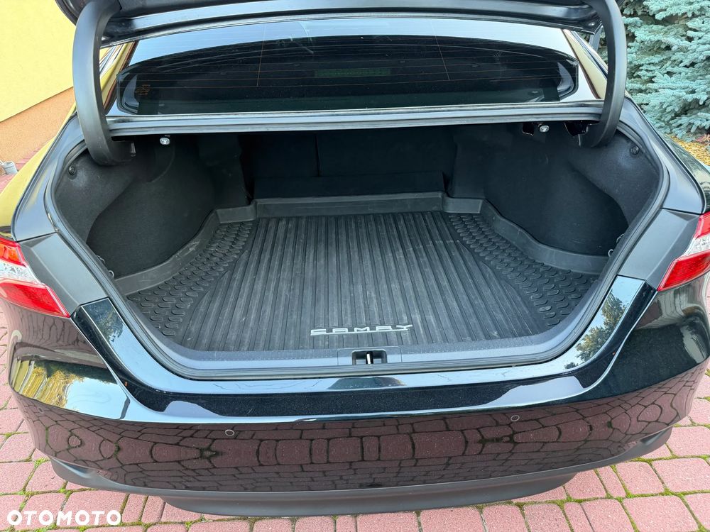 Toyota Camry 2.5 Hybrid Executive CVT - 9