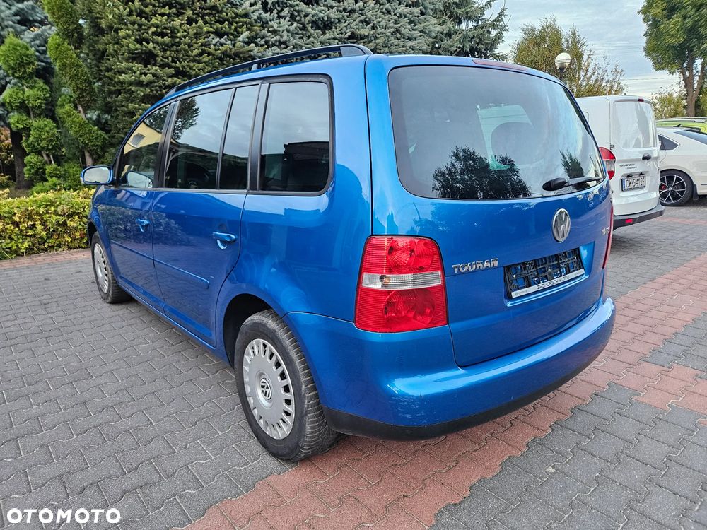 Volkswagen Touran - 15