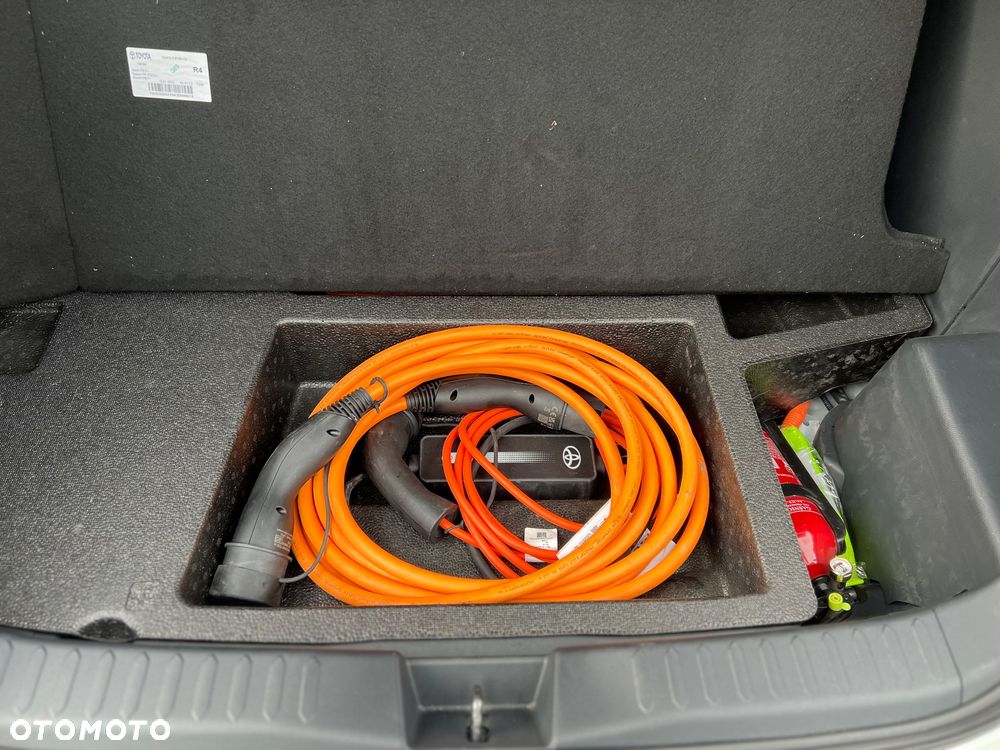 Toyota C-HR 2.0 PHEV Dynamic Force Comfort Plus - 27