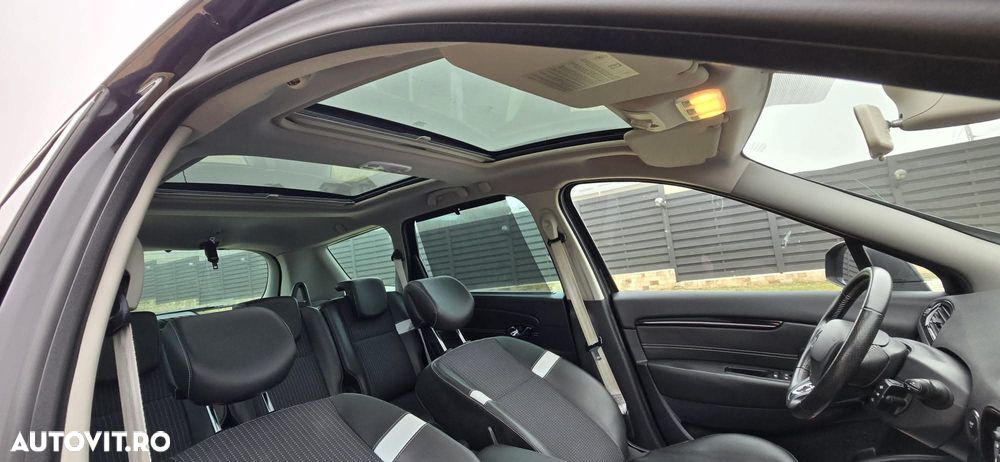 Renault Grand Scenic - 36