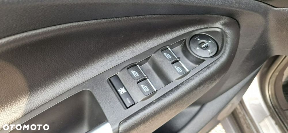 Ford Kuga - 22