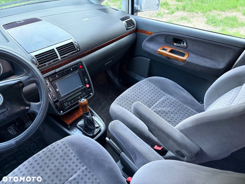 Volkswagen Sharan 1.9 TDI Comfortline Family - 16
